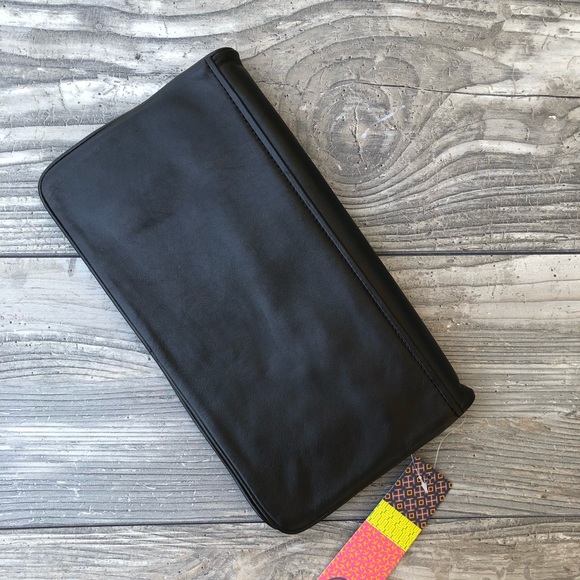 🌟HP🌟Tory Burch Reva Clutch Black/Gold NWT - Picture 7 of 12